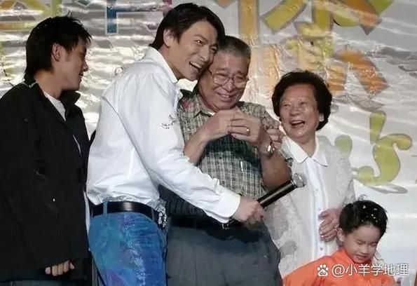 刘德华父亲叫什么名字 家庭背景引发网友热议
