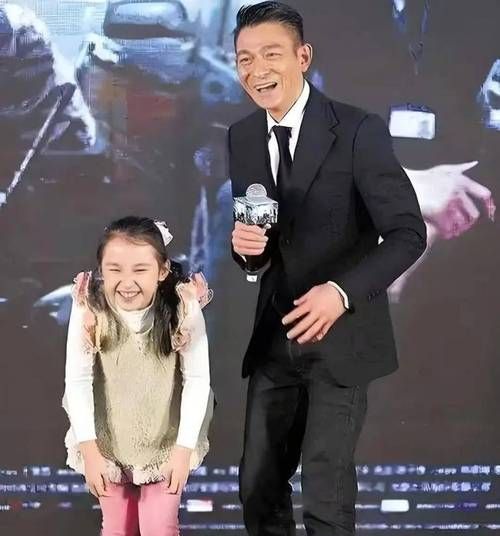 刘德华爸爸是谁？细数刘德华与父亲的动人故事