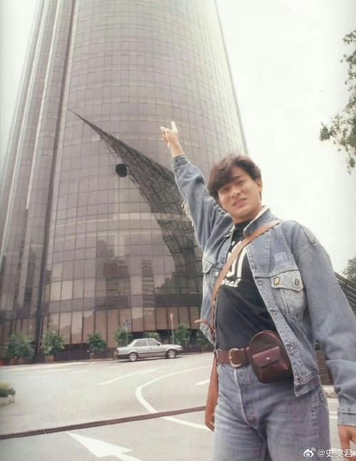 刘德华牛仔裤造型曝光，61岁天王依旧帅气！