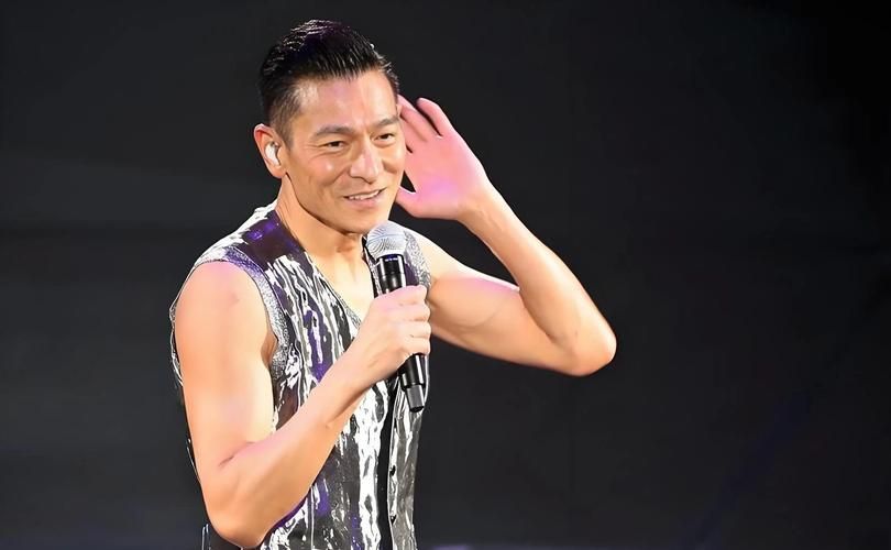 刘德华独特嗓音揭秘：沙哑与清亮并存的魅力之源