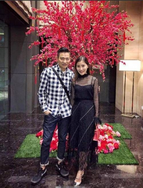 刘德华现任老婆背景揭秘 她与天王的爱情故事