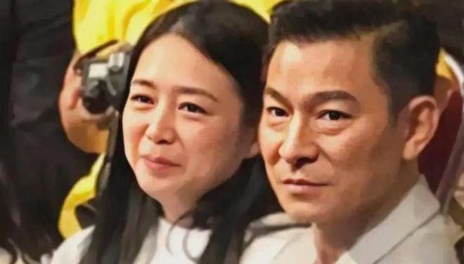 刘德华现任老婆背景揭秘 她与天王的爱情故事