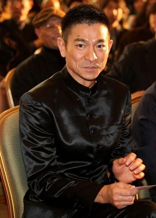 刘德华现在的生活：事业家庭双丰收的背后