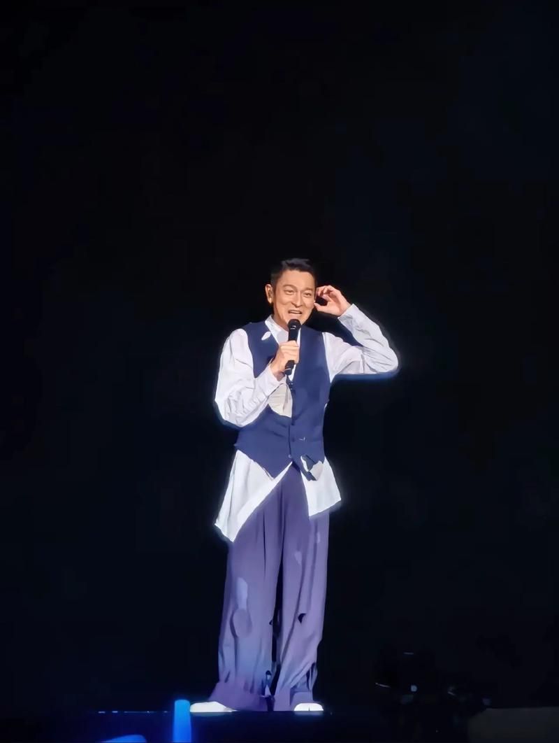 刘德华生辰八字解析看他如何成为天王巨星