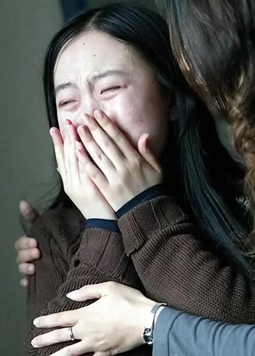 刘德华疯狂粉丝杨丽娟事件背后的家庭教育问题