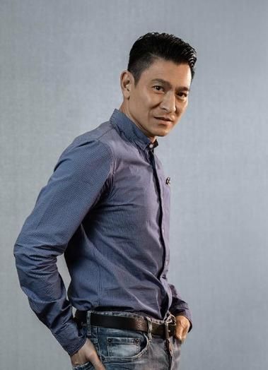 刘德华白发高清图片曝光 天王风采依旧不减当年