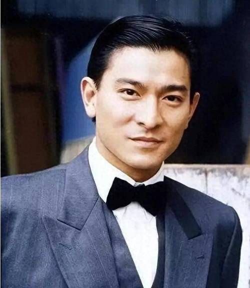 刘德华的个人资料简介 从出道到天王的成长历程