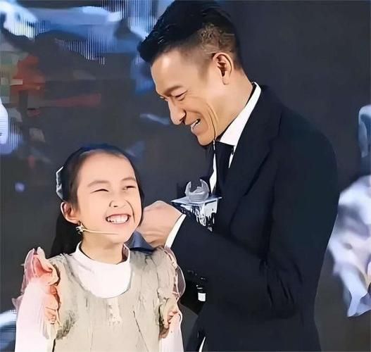 刘德华的儿女学业成绩优异 星二代也爱学习