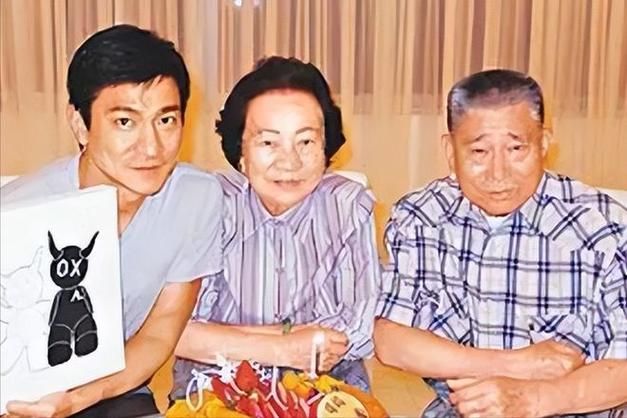 刘德华的兄弟姐妹有哪些 他们的职业是什么