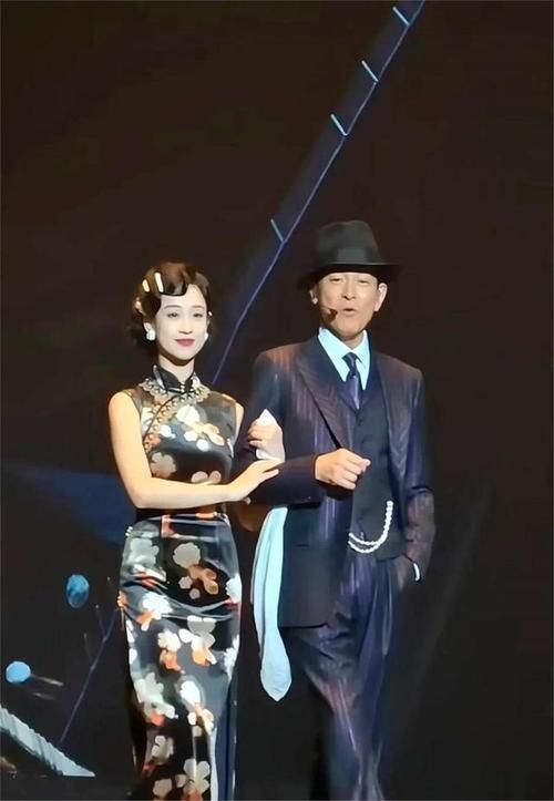 刘德华的女舞伴为什么总能成为焦点原因在这