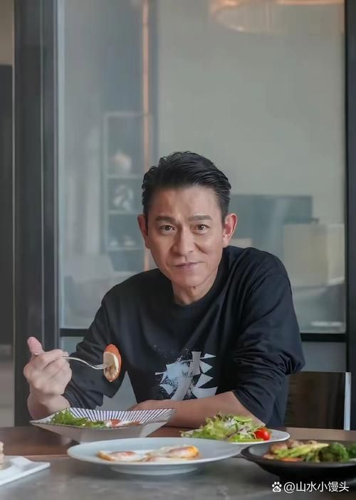 刘德华的日常饮食是怎样的？揭秘天王的养生之道