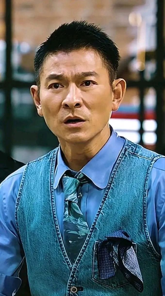 刘德华的脚引热议，天王私下生活大揭秘！