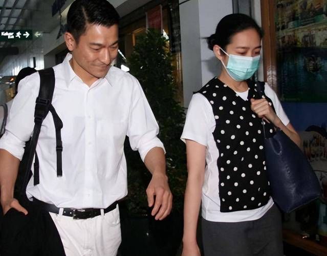 刘德华的身份证真假辨别 教你识别明星证件
