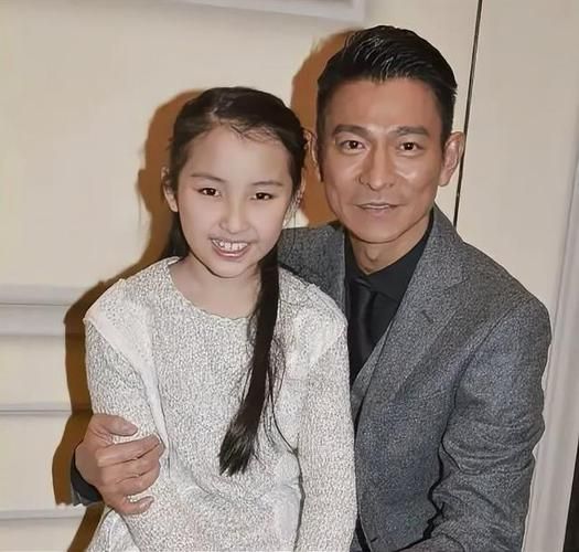 刘德华离婚了吗粉丝关心天王家庭生活近况