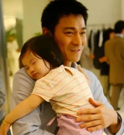 刘德华私生子事件最新进展 网友热议不断
