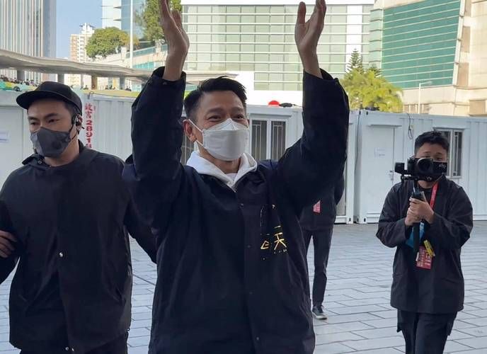 刘德华空降那英演唱会 粉丝直呼太值了
