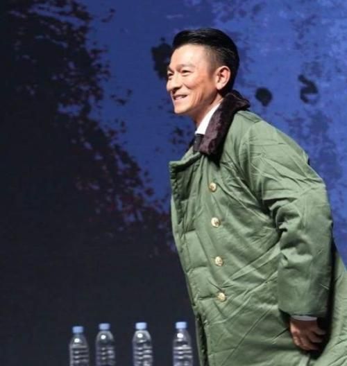 刘德华穿军大衣图片背后的故事 你知道多少