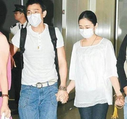 刘德华结婚年龄多大？他与朱丽倩的爱情保卫战