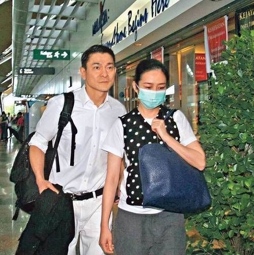 刘德华结婚年龄多大？他与朱丽倩的爱情保卫战