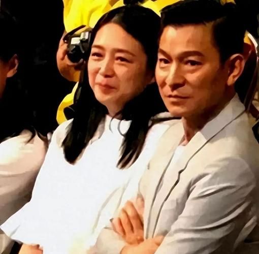 刘德华结婚照片流出 看看天王嫂有多美