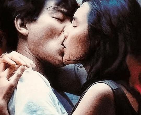 刘德华罕见吻戏曝光：幕后故事大揭秘