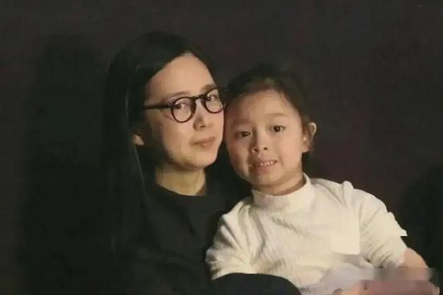 刘德华老婆女儿生活揭秘 低调幸福的明星家庭
