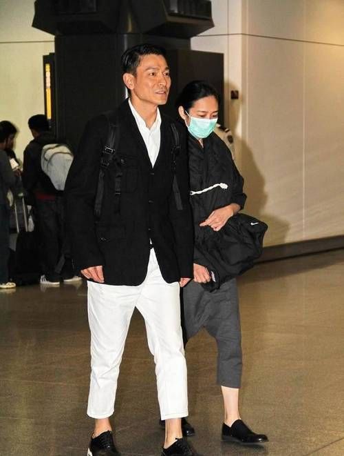 刘德华老婆有多少钱 看看天王嫂的资产有多丰厚