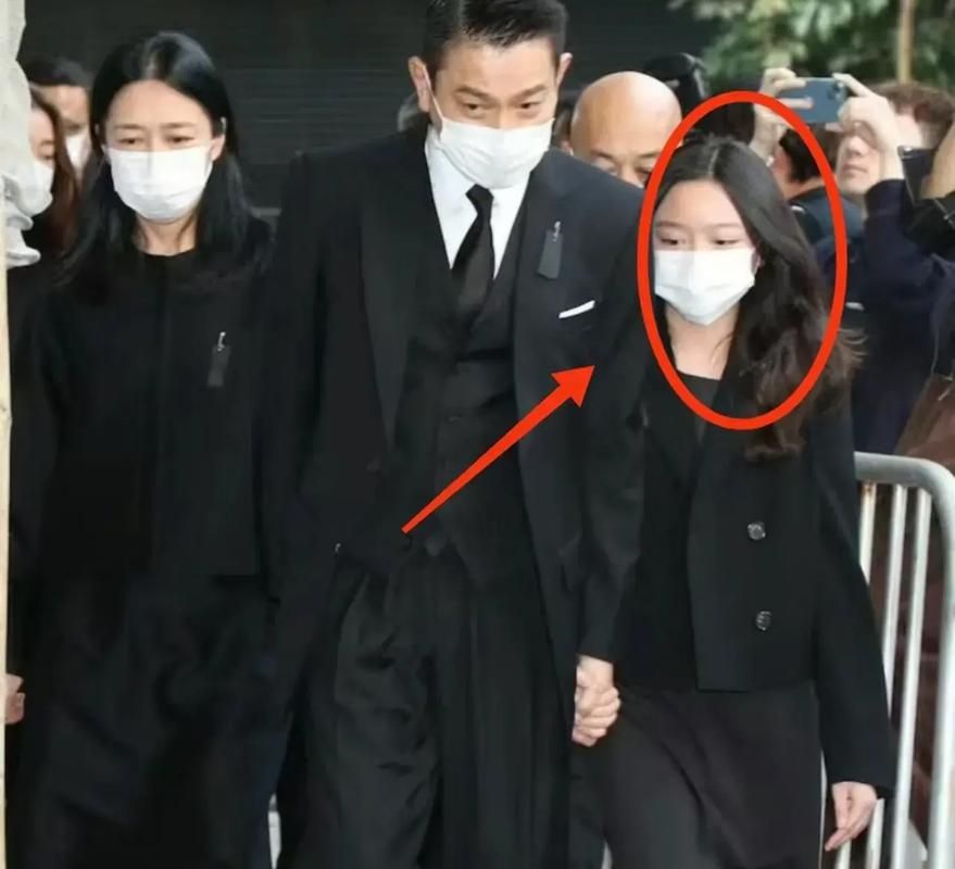 刘德华老婆朱丽倩罕见露面：她的近况你了解吗？