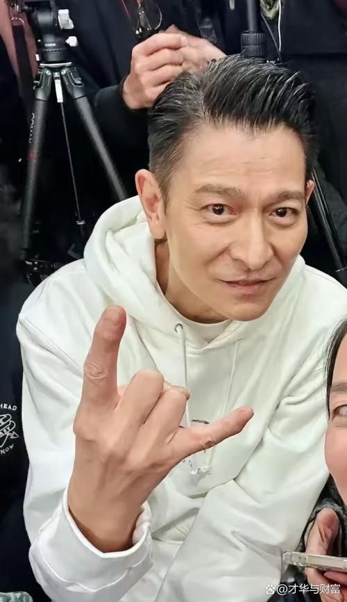 刘德华脸为什么那么瘦他的瘦脸方法大公开