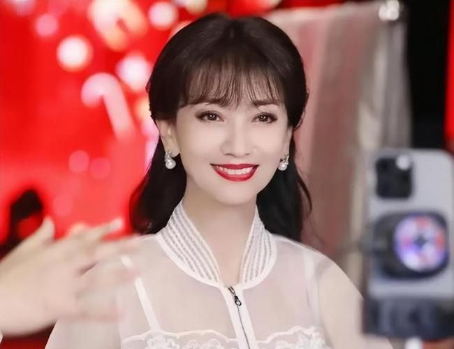 刘德华评价赵雅芝演技直言她是永远的经典