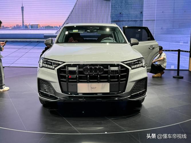 刘德华豪车惊现！这辆奥迪Q7你认识吗？
