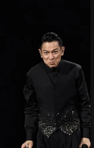 刘德华资料完整版：揭秘天王背后的故事和不为人知的努力