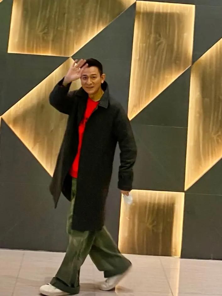 刘德华走红毯全部视频大放送 粉丝必收藏的珍贵影像