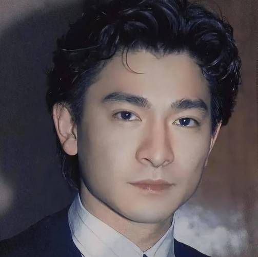 刘德华身世大揭秘：天王巨星的贫寒童年