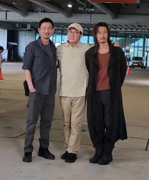 刘德华身高到底多少？和各路明星合影对比分析