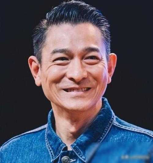 刘德华近照白发苍苍，岁月在他脸上留下了什么？
