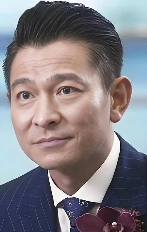 刘德华近照白发苍苍，岁月在他脸上留下了什么？