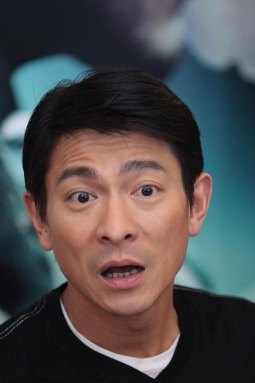 刘德华近照老了引热议 昔日男神如今变化大