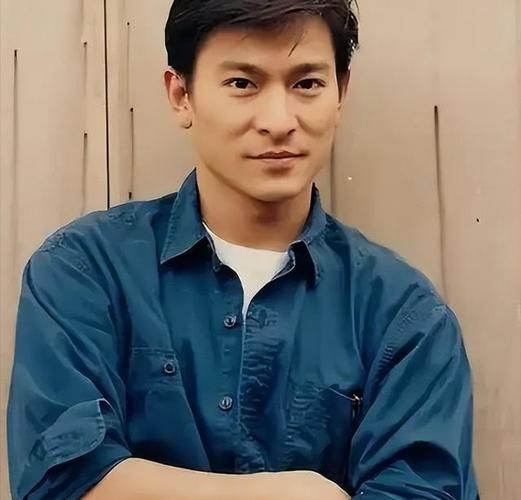 刘德华近照老了引热议 昔日男神如今变化大