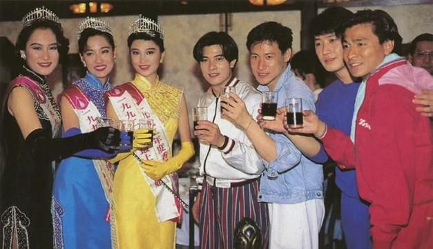 刘德华郭富城同台演出？看看两位天王的精彩瞬间！