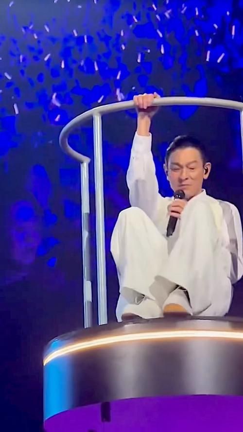 刘德华长春演唱会现场实拍照片流出太震撼