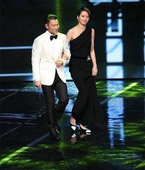 刘德华陈慧琳同框！我的青春回来了！演唱会现场太感动了