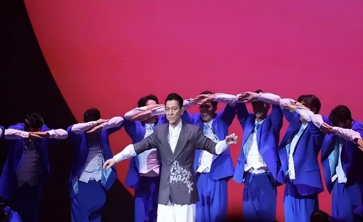 刘德华陈慧琳同框！我的青春回来了！演唱会现场太感动了