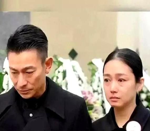 刘德华隐婚事件曝光 揭秘天王背后的感情秘密