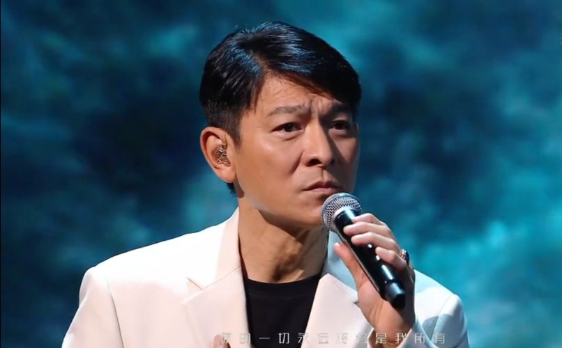 刘德华韩国演唱会视频：重温真情难收