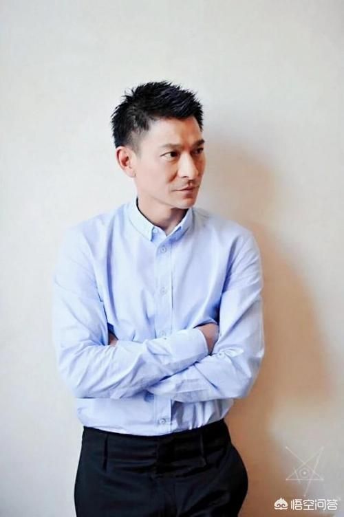 刘德华飞机头搭配什么衣服更有型