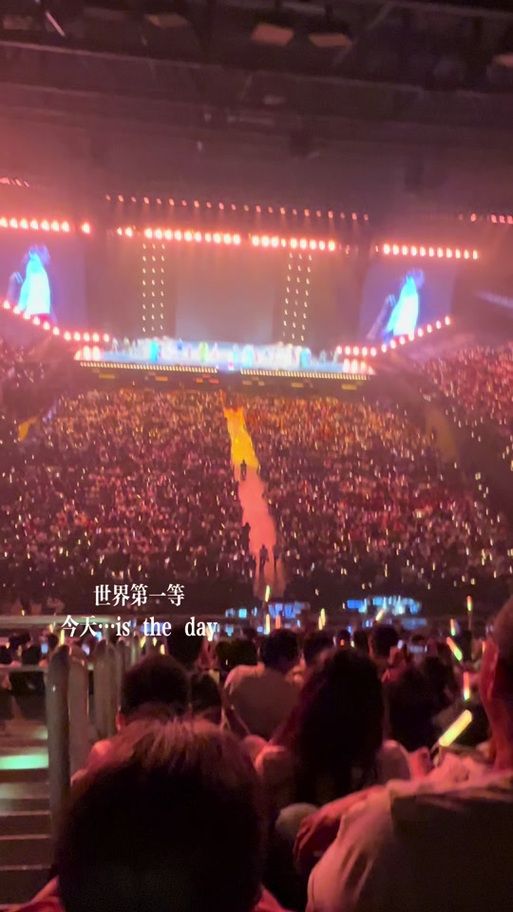 刘德华马来西亚演唱会现场视频曝光 经典歌曲引全场大合唱