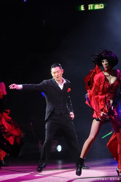 刘德华马来西亚演唱会现场视频曝光 经典歌曲引全场大合唱