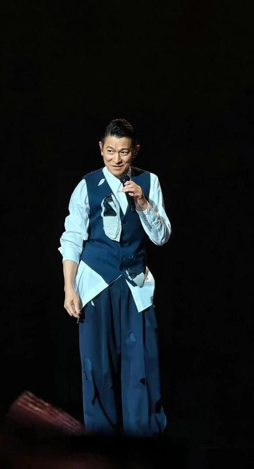 刘德华鸟巢演唱会时间公布 歌迷翘首以待盛宴开启