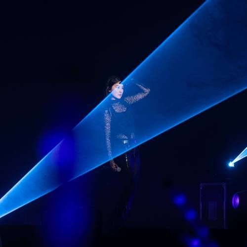 华仔演唱会星光熠熠，陈慧琳到场支持，场面火爆！